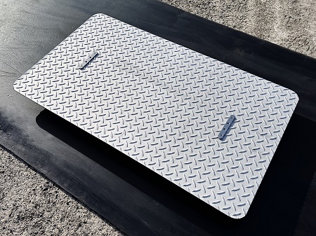 グリストラップ 蓋:LINE でご注文のあったグリストラップ蓋を東京都港区のトンカツ店様へ